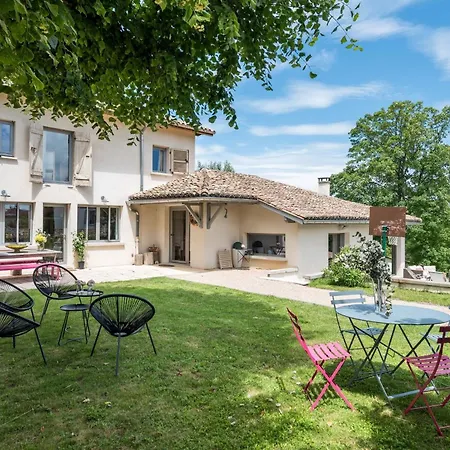 La Belle Etoile - Convivial House With A Relaxed Atmosphere