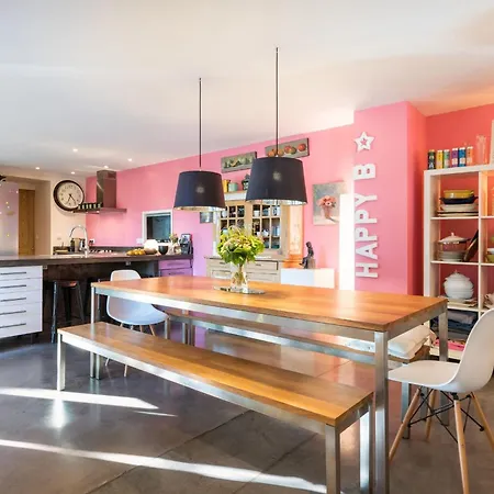 La Belle Etoile - Convivial House With A Relaxed Atmosphere *