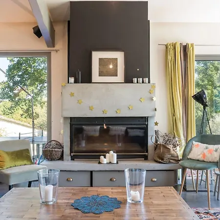 La Belle Etoile - Convivial House With A Relaxed Atmosphere *