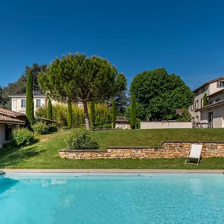 La Belle Etoile - Convivial House With A Relaxed Atmosphere *